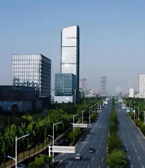 转型与融合 空心化开发区背景下中小型制造业的突围与旅游开发项目策划咨询新路径